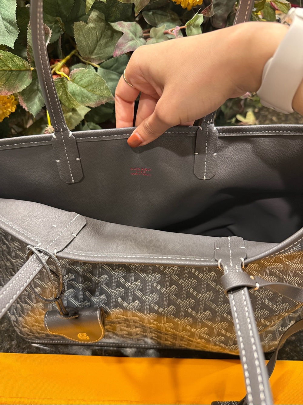 Goyard reversible grey PM tote! 🩶 - Picture 7 of 16